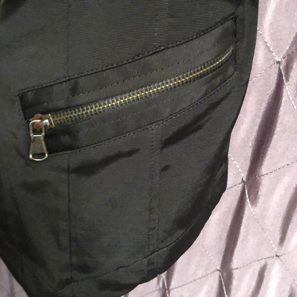 Black vest - Picture 3 of 4